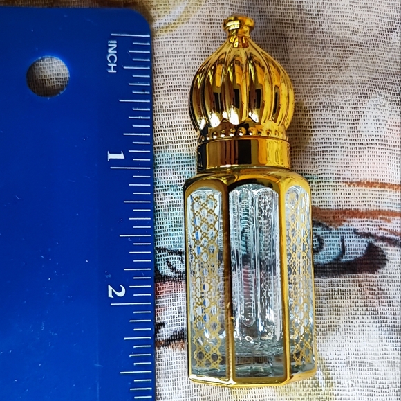 Vintage Reproduction Small Glass & Gold Perfume Bottle with Dauber Crystal Top - Picture 9 of 9
